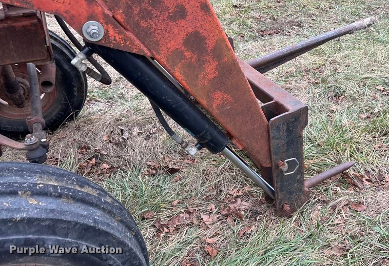 image for item ED2456 Case 830 Comfort King tractor