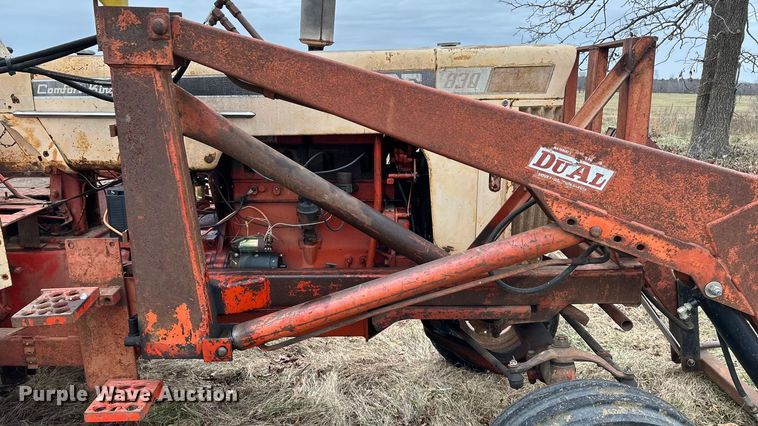 image for item ED2456 Case 830 Comfort King tractor