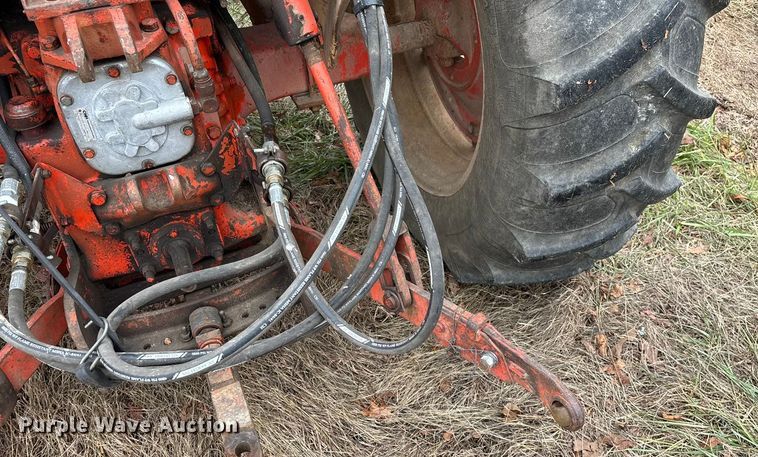 image for item ED2456 Case 830 Comfort King tractor