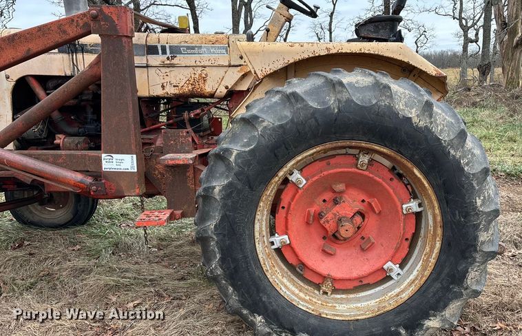 image for item ED2456 Case 830 Comfort King tractor