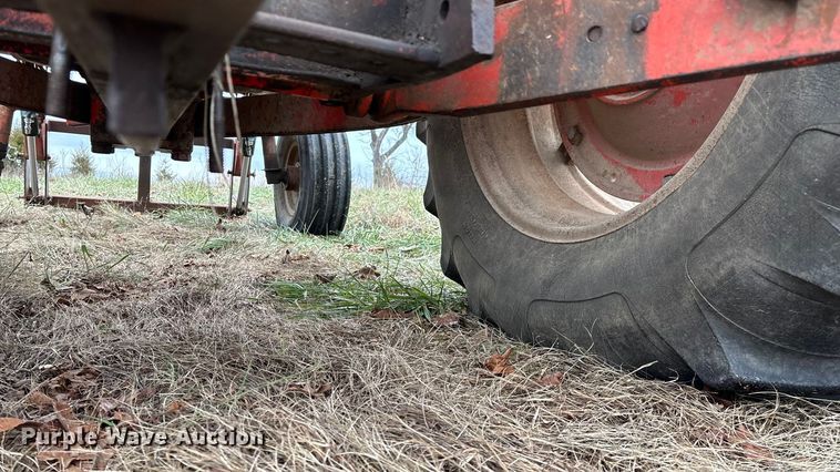 image for item ED2456 Case 830 Comfort King tractor