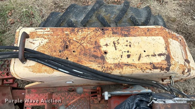 image for item ED2456 Case 830 Comfort King tractor