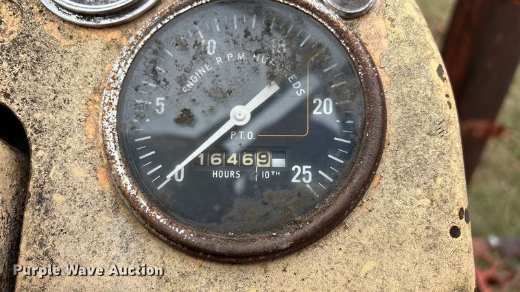 image for item ED2456 Case 830 Comfort King tractor