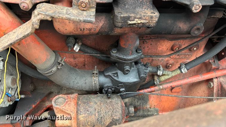 image for item ED2456 Case 830 Comfort King tractor