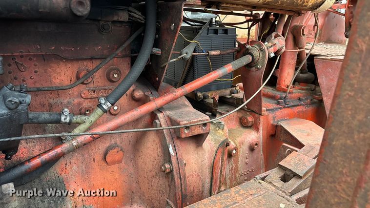 image for item ED2456 Case 830 Comfort King tractor