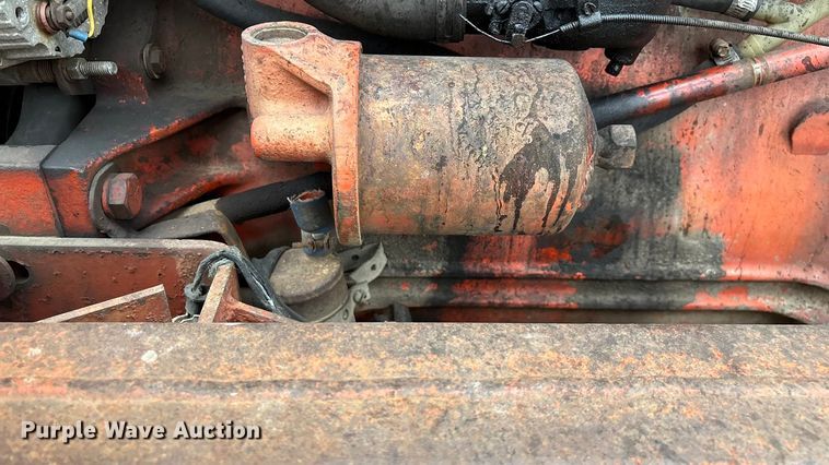 image for item ED2456 Case 830 Comfort King tractor