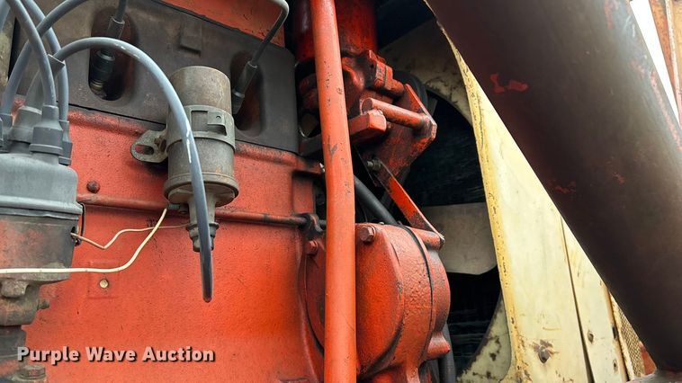 image for item ED2456 Case 830 Comfort King tractor