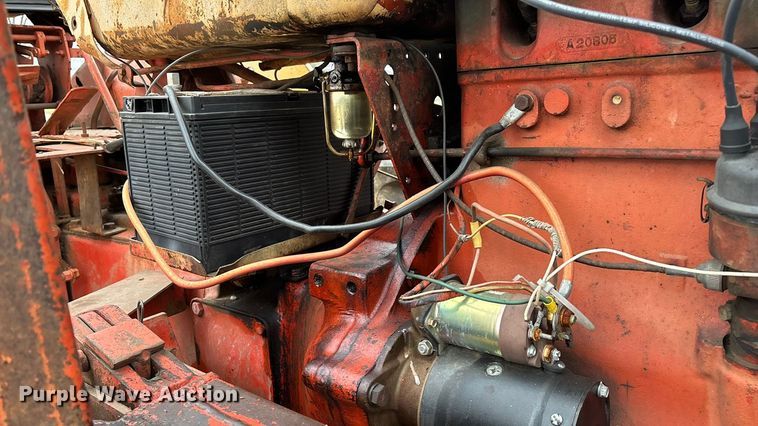 image for item ED2456 Case 830 Comfort King tractor