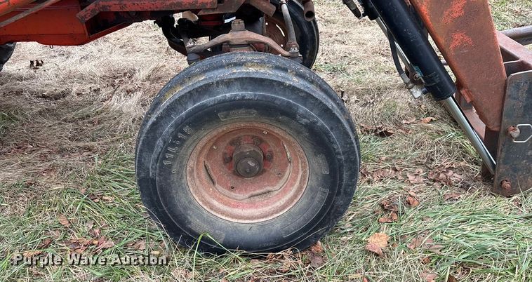 image for item ED2456 Case 830 Comfort King tractor