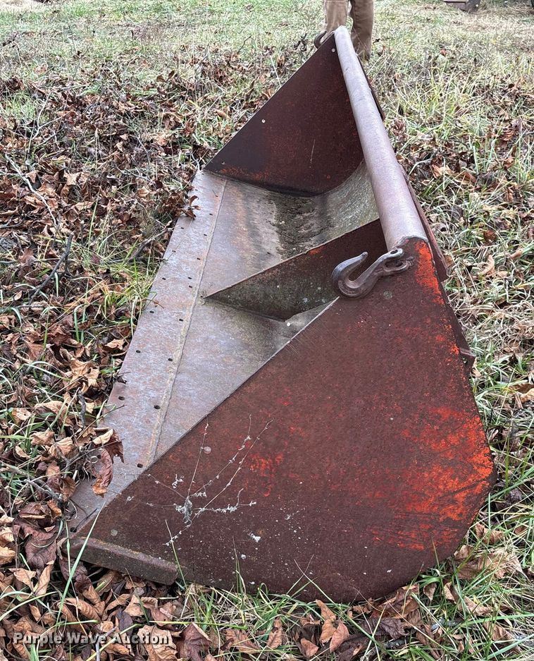 image for item ED2456 Case 830 Comfort King tractor