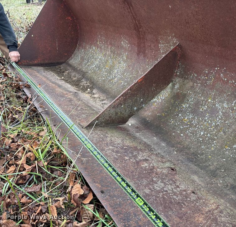 image for item ED2456 Case 830 Comfort King tractor