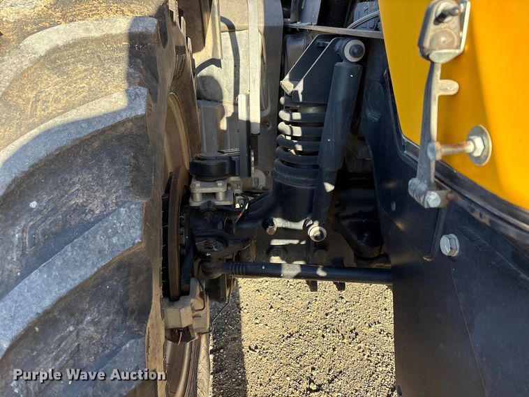 image for item EF6262 2014 JCB Fastrac 8310 MFWD tractor