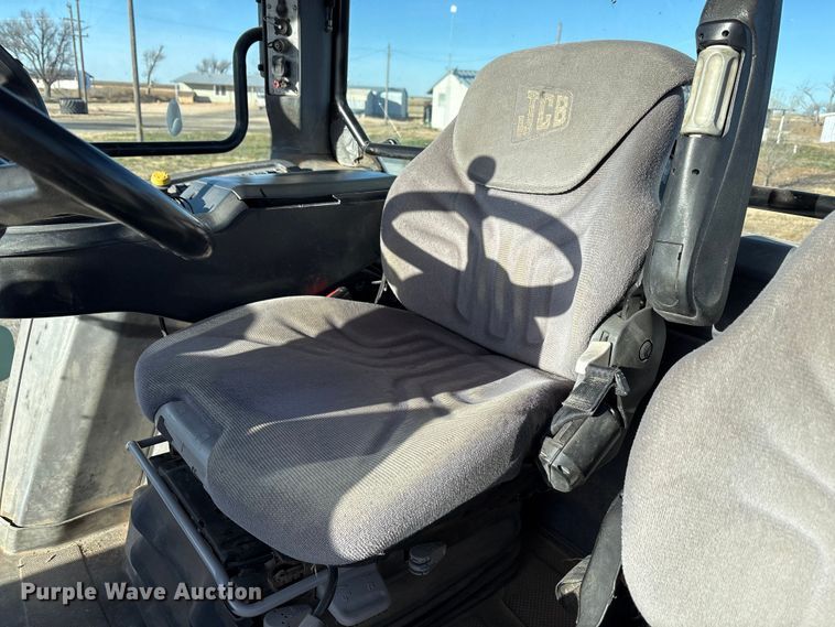 image for item EF6262 2014 JCB Fastrac 8310 MFWD tractor