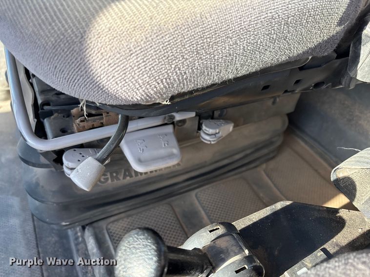 image for item EF6262 2014 JCB Fastrac 8310 MFWD tractor