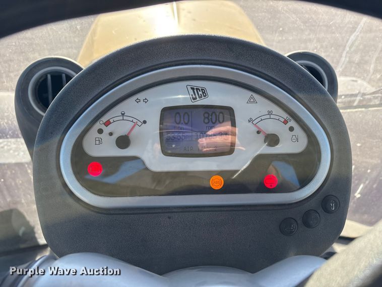 image for item EF6262 2014 JCB Fastrac 8310 MFWD tractor