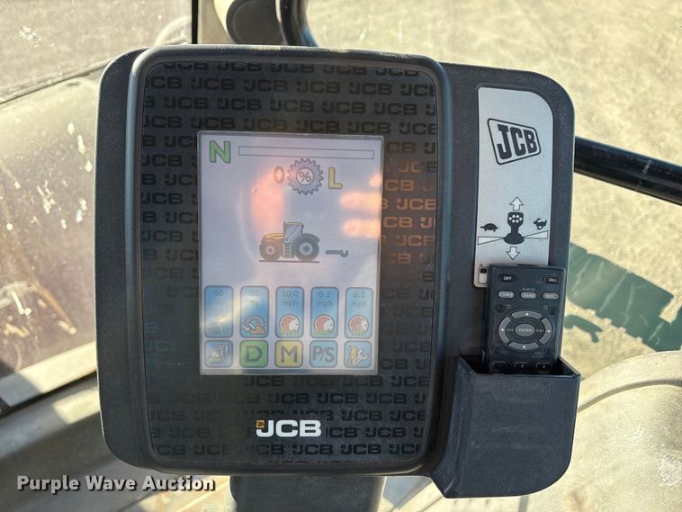 image for item EF6262 2014 JCB Fastrac 8310 MFWD tractor