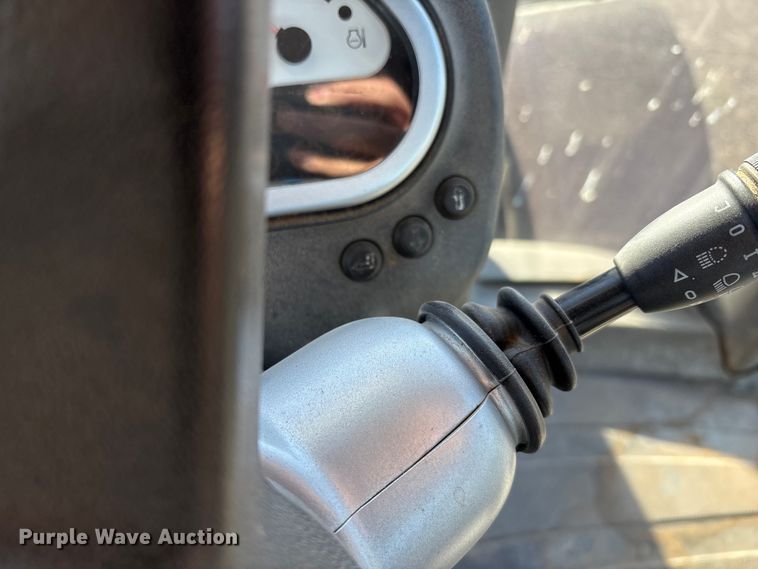 image for item EF6262 2014 JCB Fastrac 8310 MFWD tractor