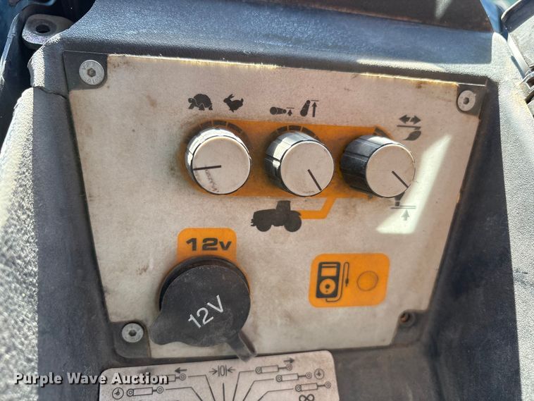 image for item EF6262 2014 JCB Fastrac 8310 MFWD tractor