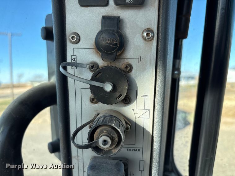 image for item EF6262 2014 JCB Fastrac 8310 MFWD tractor