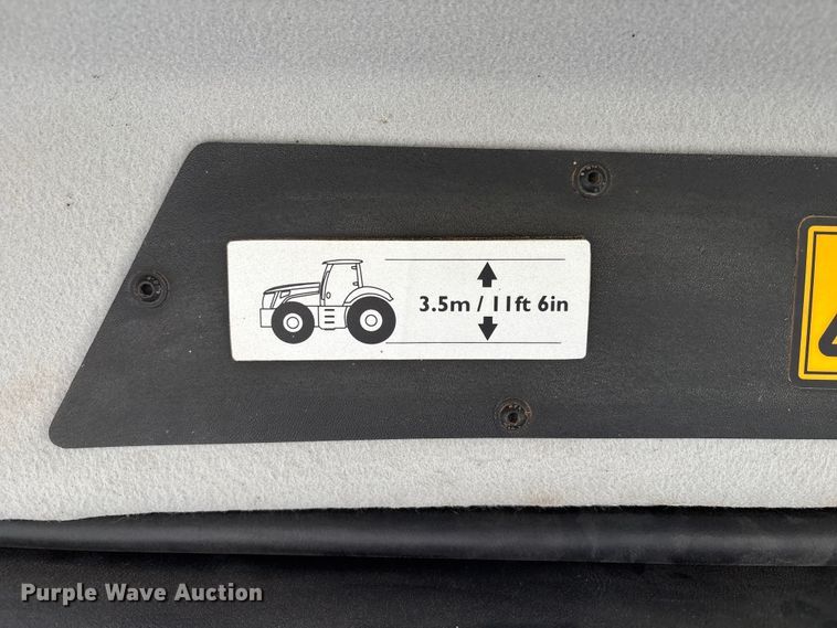 image for item EF6262 2014 JCB Fastrac 8310 MFWD tractor