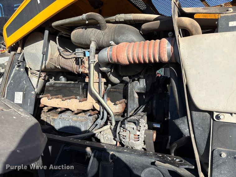 image for item EF6262 2014 JCB Fastrac 8310 MFWD tractor