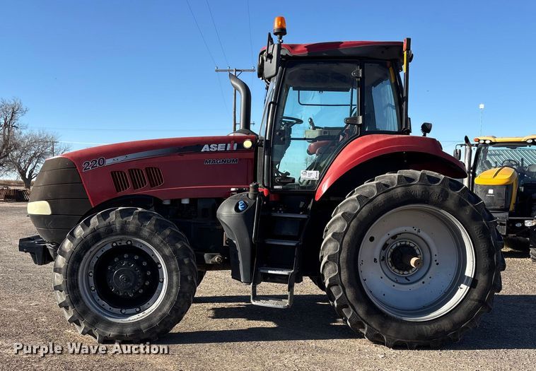 image for item EF6263 2015 Case IH Magnum 220 MFWD tractor