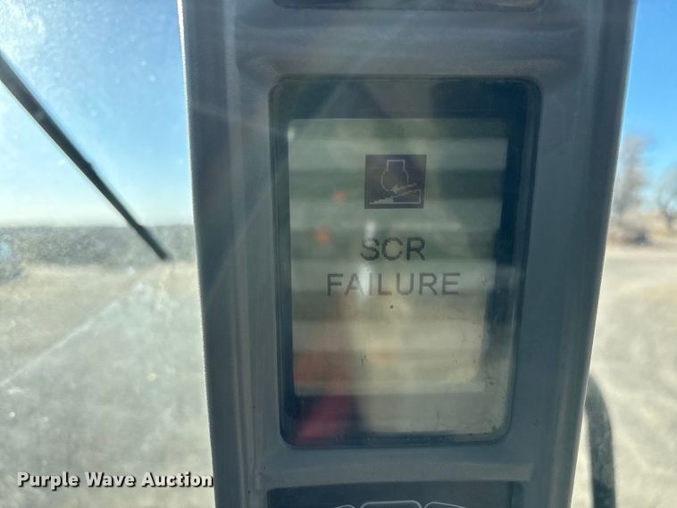 image for item EF6263 2015 Case IH Magnum 220 MFWD tractor