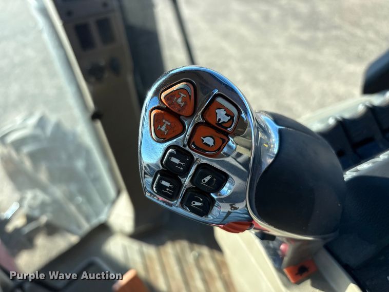 image for item EF6263 2015 Case IH Magnum 220 MFWD tractor