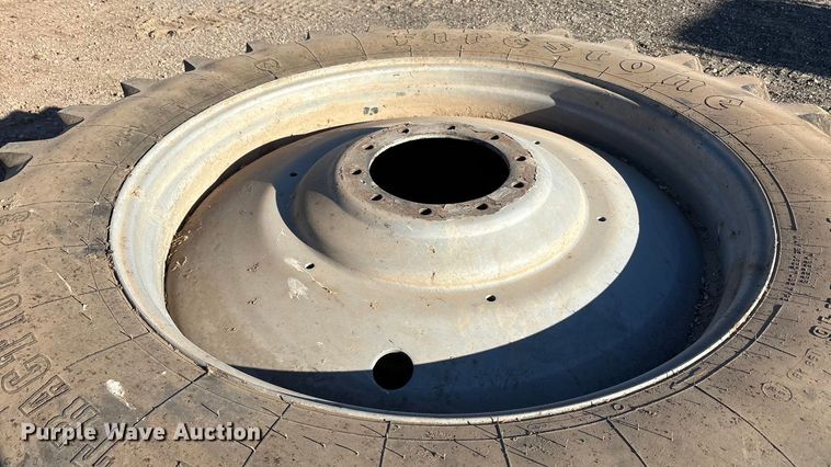 image for item EF6263 2015 Case IH Magnum 220 MFWD tractor