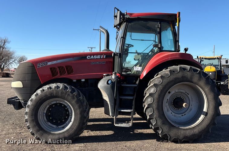 image for item EF6264 2015 Case Magnum 220 MFWD tractor