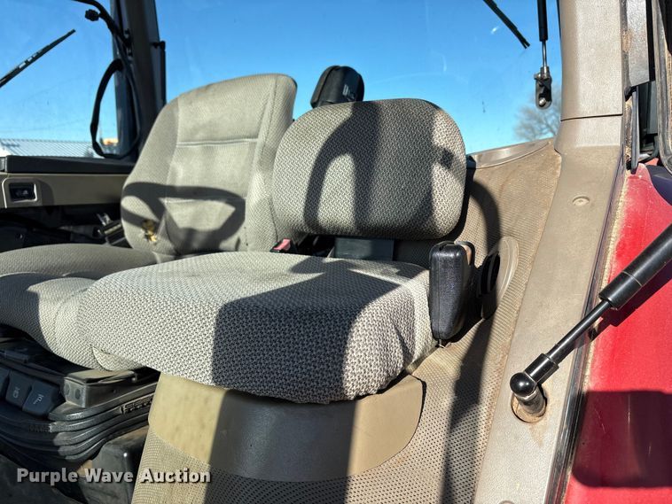 image for item EF6264 2015 Case Magnum 220 MFWD tractor