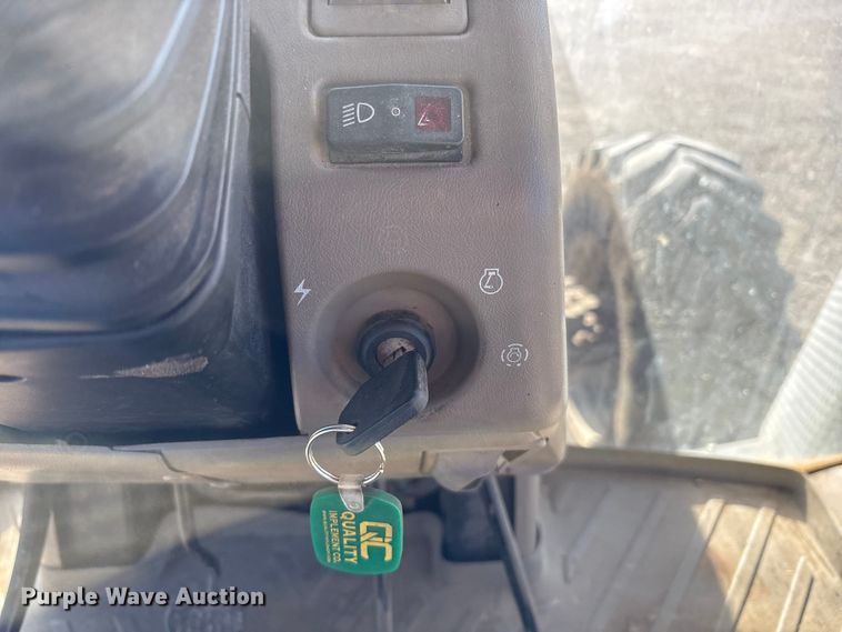 image for item EF6264 2015 Case Magnum 220 MFWD tractor