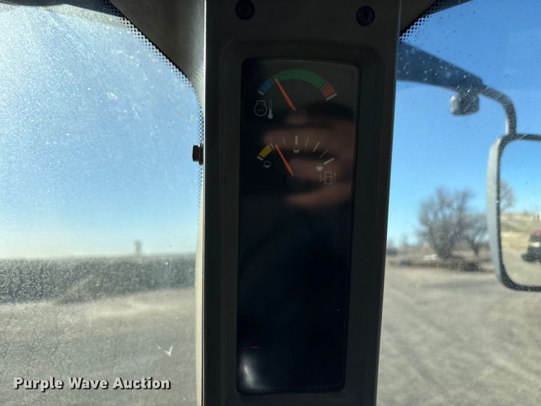 image for item EF6264 2015 Case Magnum 220 MFWD tractor