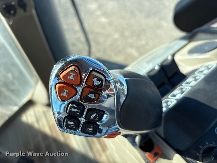 image for item EF6264 2015 Case Magnum 220 MFWD tractor