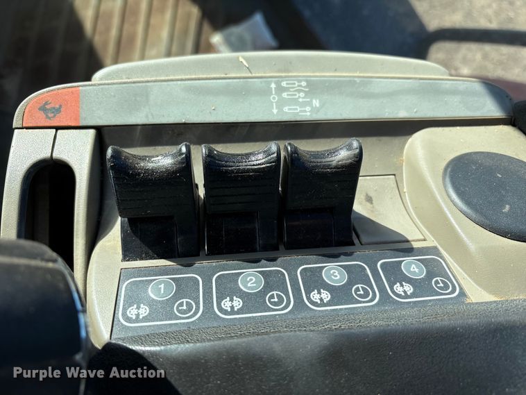 image for item EF6264 2015 Case Magnum 220 MFWD tractor