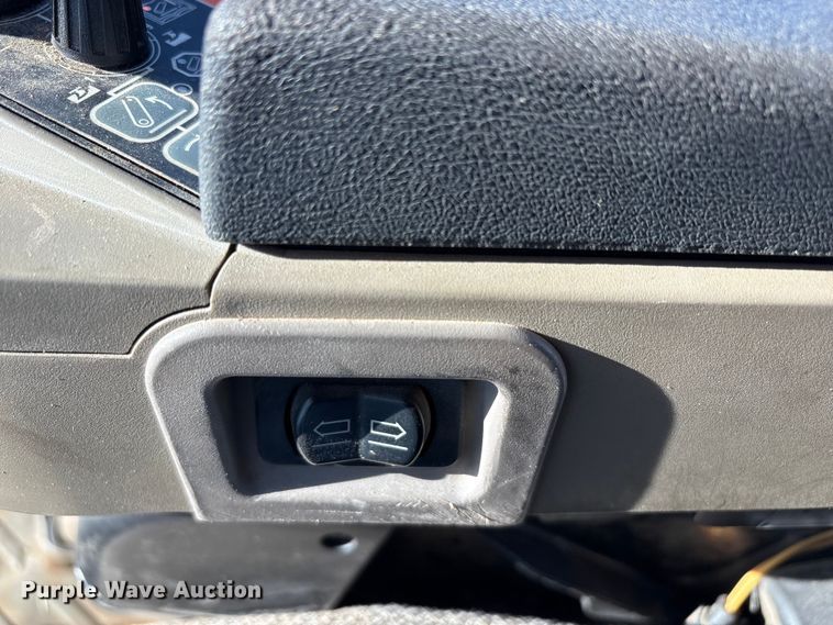 image for item EF6264 2015 Case Magnum 220 MFWD tractor