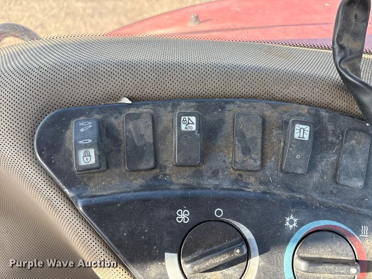 image for item EF6264 2015 Case Magnum 220 MFWD tractor