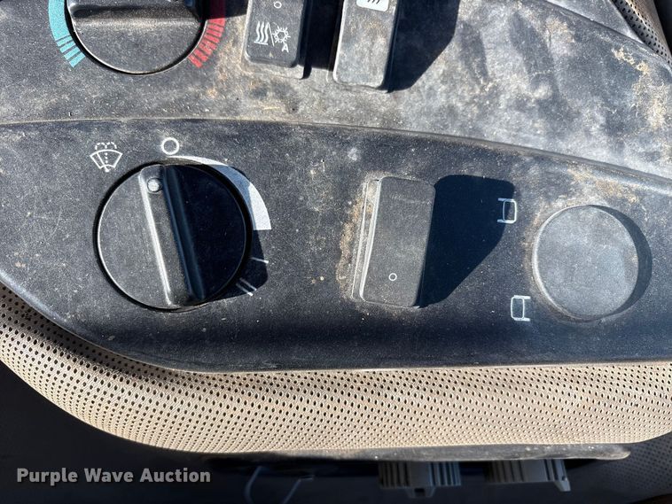 image for item EF6264 2015 Case Magnum 220 MFWD tractor