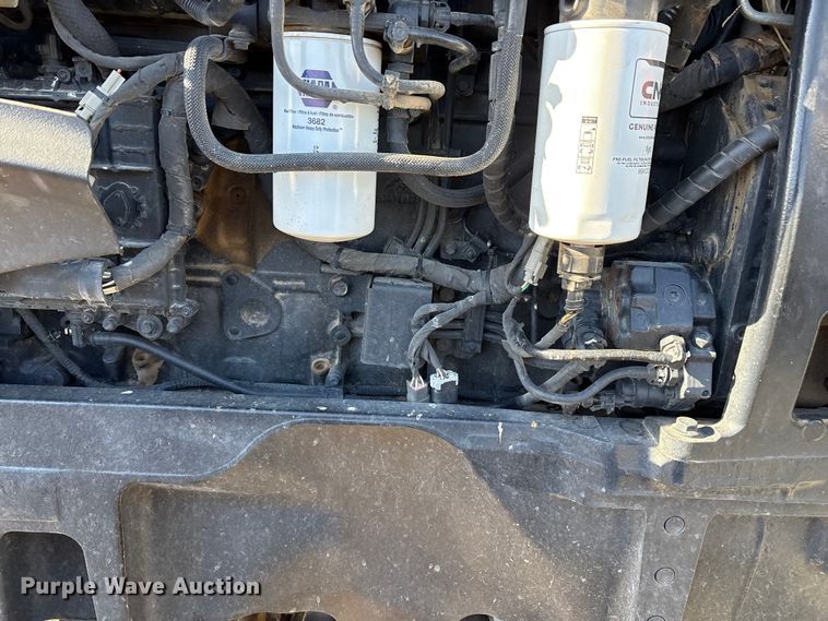 image for item EF6264 2015 Case Magnum 220 MFWD tractor