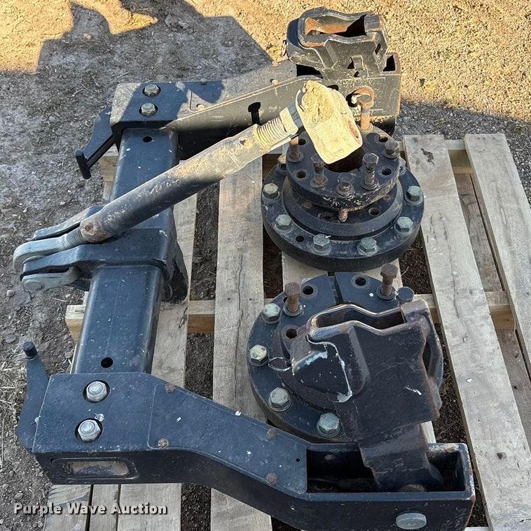 image for item EF6264 2015 Case Magnum 220 MFWD tractor