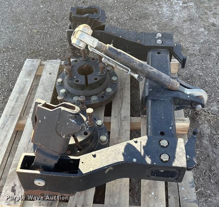 image for item EF6264 2015 Case Magnum 220 MFWD tractor