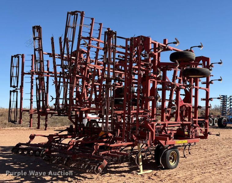 image for item EF6267 Sunflower 5053-46 field cultivator