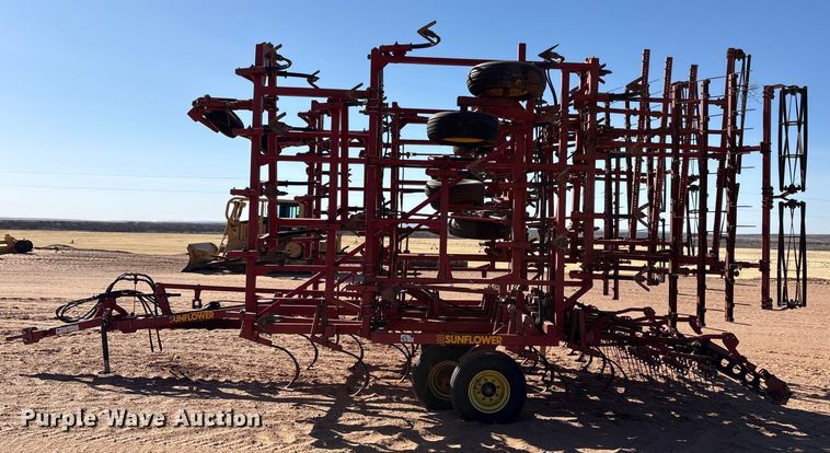 image for item EF6267 Sunflower 5053-46 field cultivator