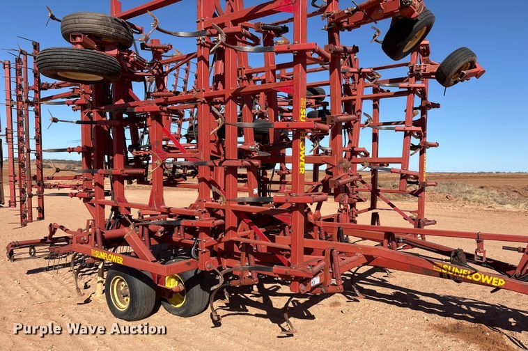image for item EF6267 Sunflower 5053-46 field cultivator