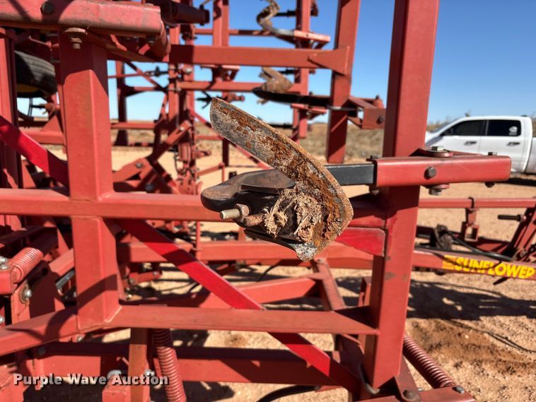 image for item EF6267 Sunflower 5053-46 field cultivator
