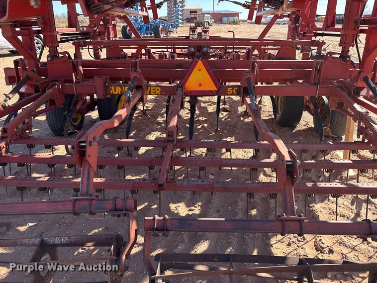image for item EF6267 Sunflower 5053-46 field cultivator