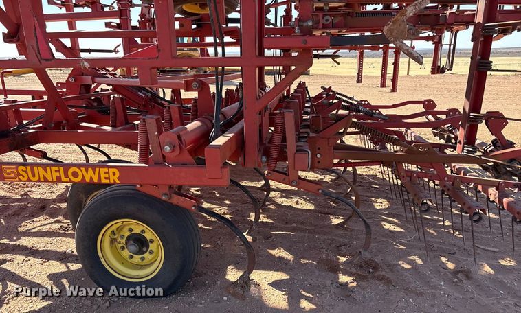 image for item EF6267 Sunflower 5053-46 field cultivator