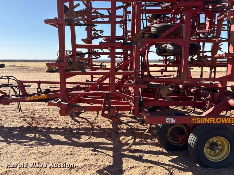 image for item EF6267 Sunflower 5053-46 field cultivator