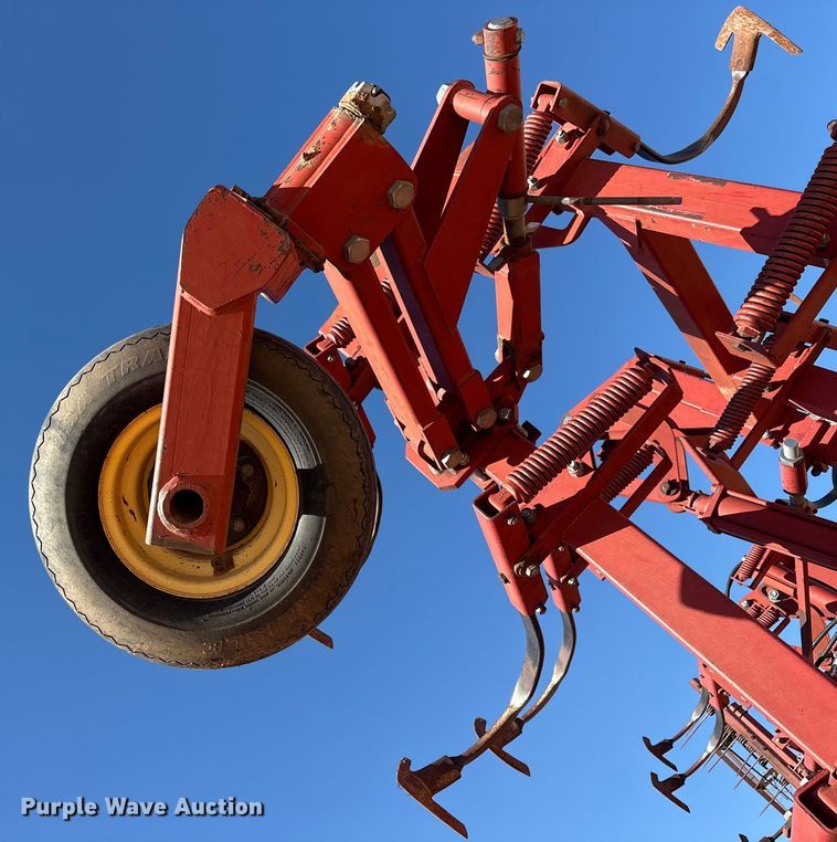 image for item EF6267 Sunflower 5053-46 field cultivator