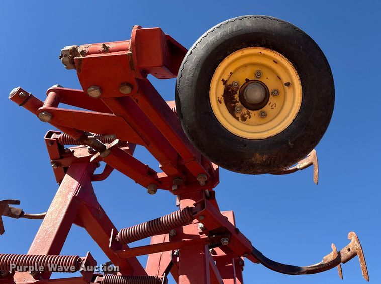 image for item EF6267 Sunflower 5053-46 field cultivator